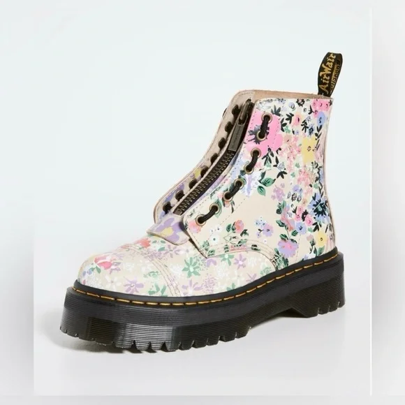 Dr. Martens
Sinclair Boots Women Size 6 - Picture 3 of 8